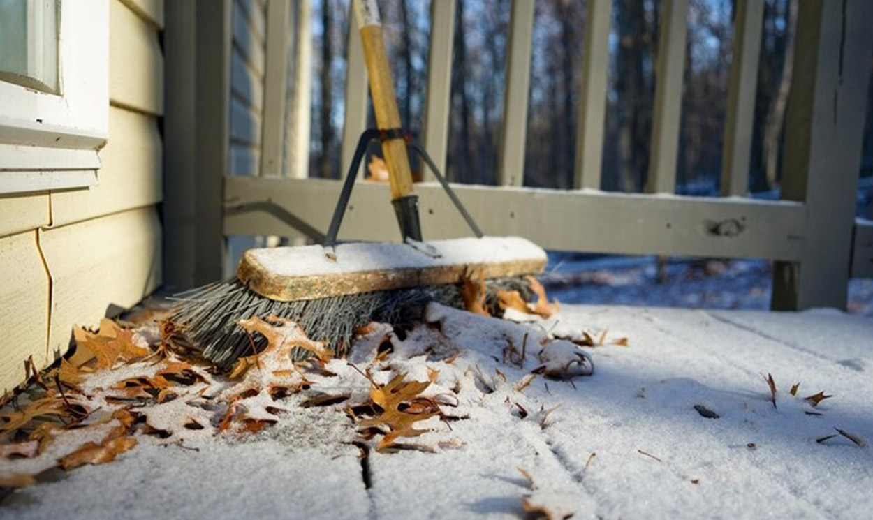 Fall Deck Maintenance - A Central Kentucky Checklist Before Winter 2 - Stratton Lumber wood deck vs composite deck maintenance